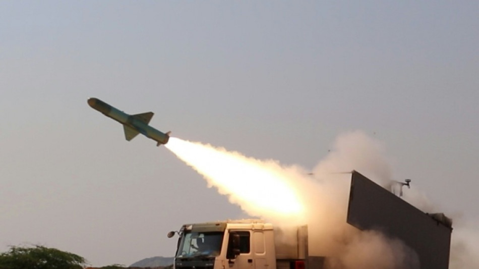  Trump issues Iran with ultimatum as US ramps up military presence 