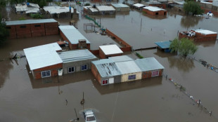 Hochwasser in argentinischer Provinz Buenos Aires - Tausende Menschen evakuiert
