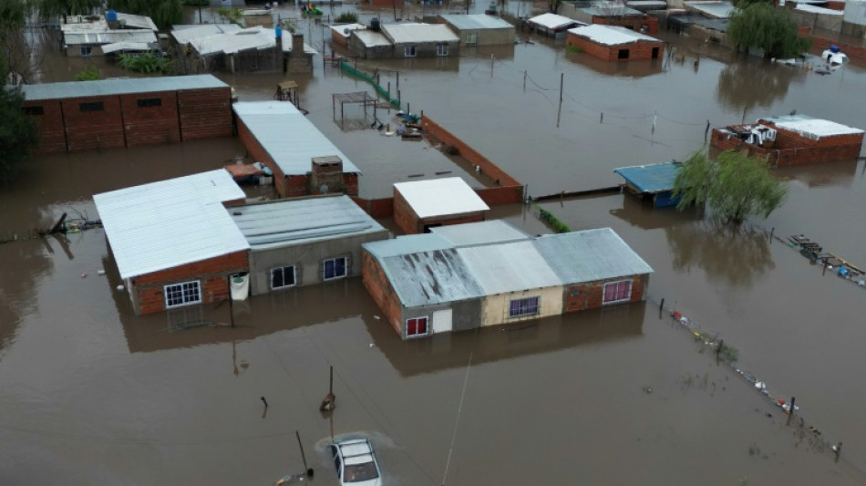 Pluies et inondations en Argentine: 7.500 évacués dans la région de Buenos Aires
