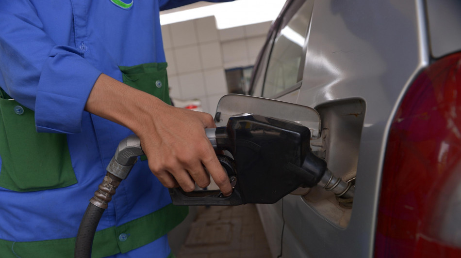  Il petrolio chiude in rialzo a New York a 77,39 dollari al barile 