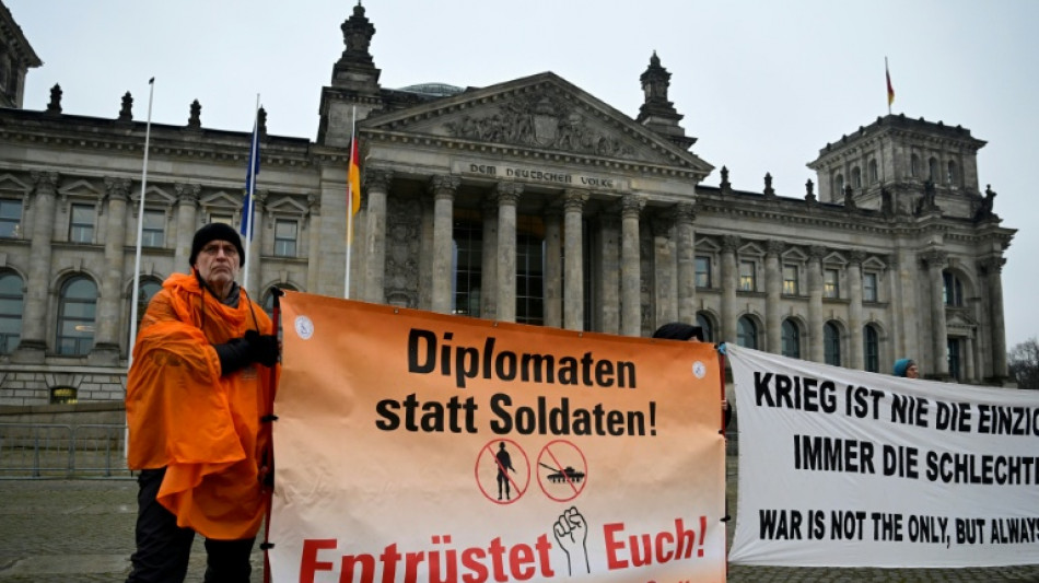  El Parlamento alemán adopta un proyecto para implantar un servicio militar voluntario 