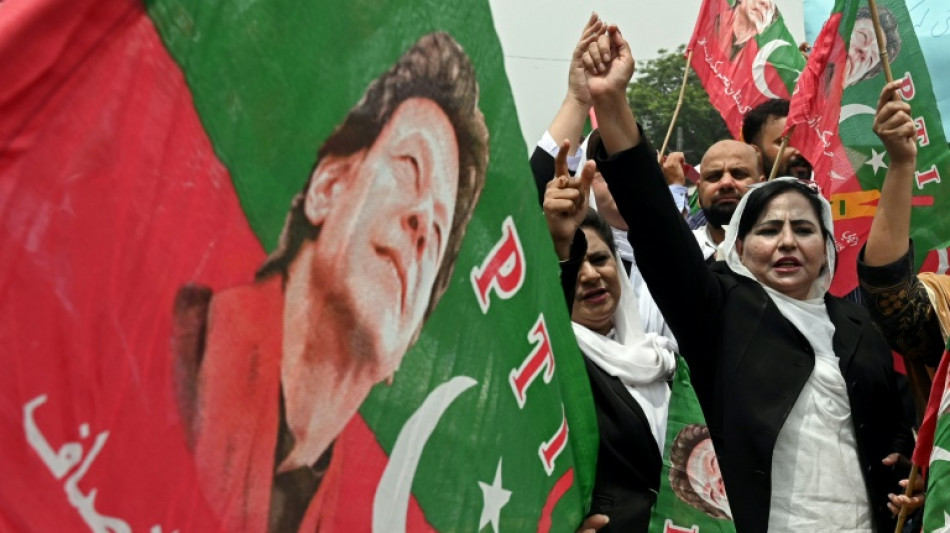 Pakistan: d&eacute;p&ocirc;t des recours pour suspendre la condamnation de l'ex-Premier ministre