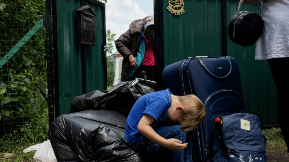 Partir pour ses enfants, le choix douloureux de familles dans l'est de l'Ukraine