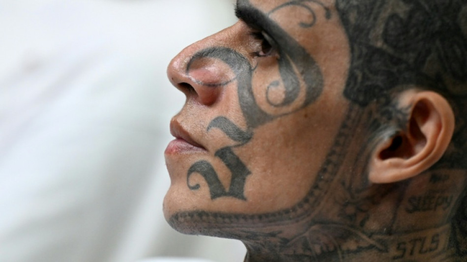  Amnesty warns of 'crimes against humanity' in El Salvador jails 