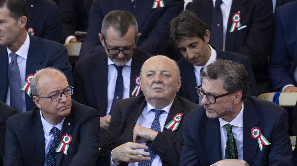 Pichetto, massima attenzione su rialzo petrolio e gas