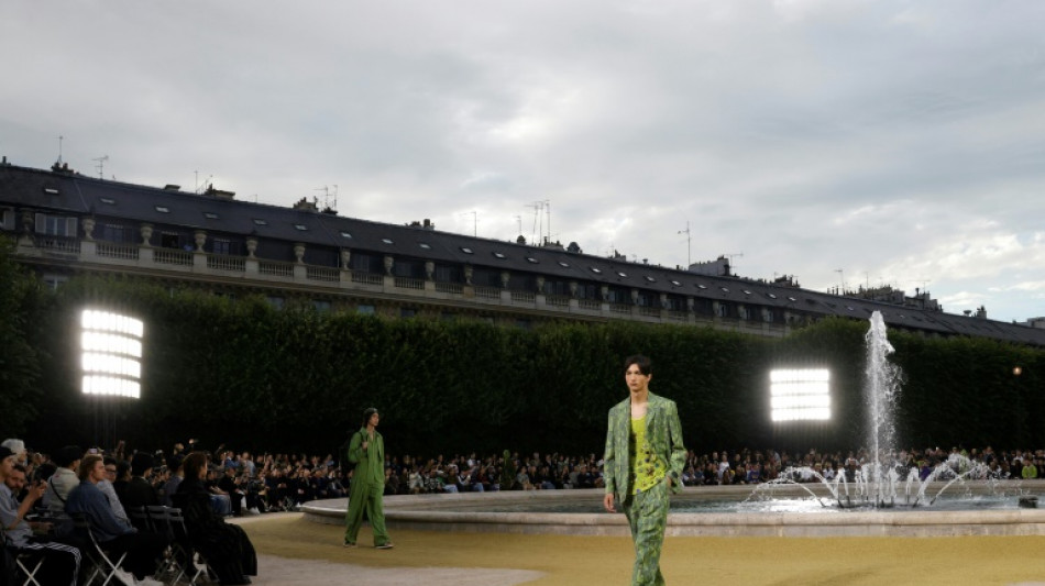 Kenzo mistura streetwear de T&oacute;quio com o chique de Paris