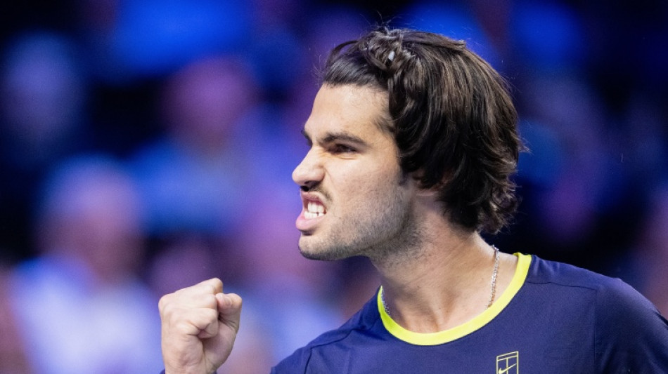  Alcaraz vai &agrave; semifinal do ATP 500 de Viena; Medvedev garante vaga no Finals 