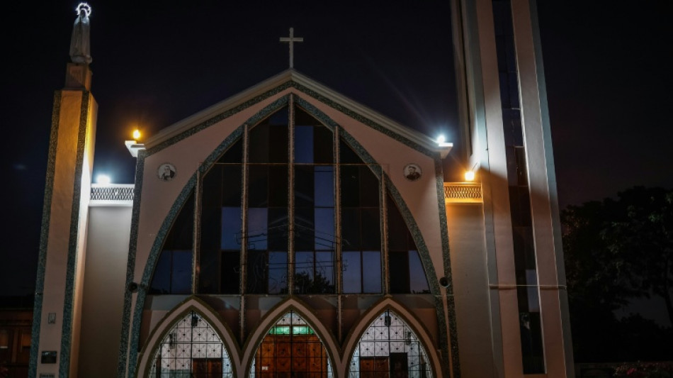  L&eacute;on XIV poursuit sa tourn&eacute;e africaine marathon en Angola 