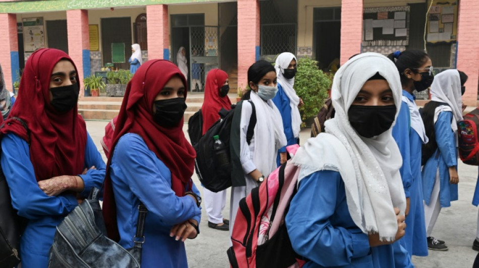 Pakistan: les &eacute;l&egrave;ves de Lahore devront porter le masque en classe &agrave; cause de la pollution