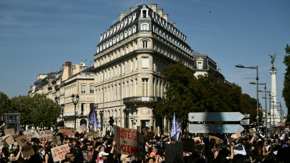  Col&egrave;re des lyc&eacute;ens: journ&eacute;e test mercredi apr&egrave;s une mobilisation massive 