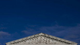 Trump ataca a la Corte Suprema por bloquear la expulsi&oacute;n de migrantes