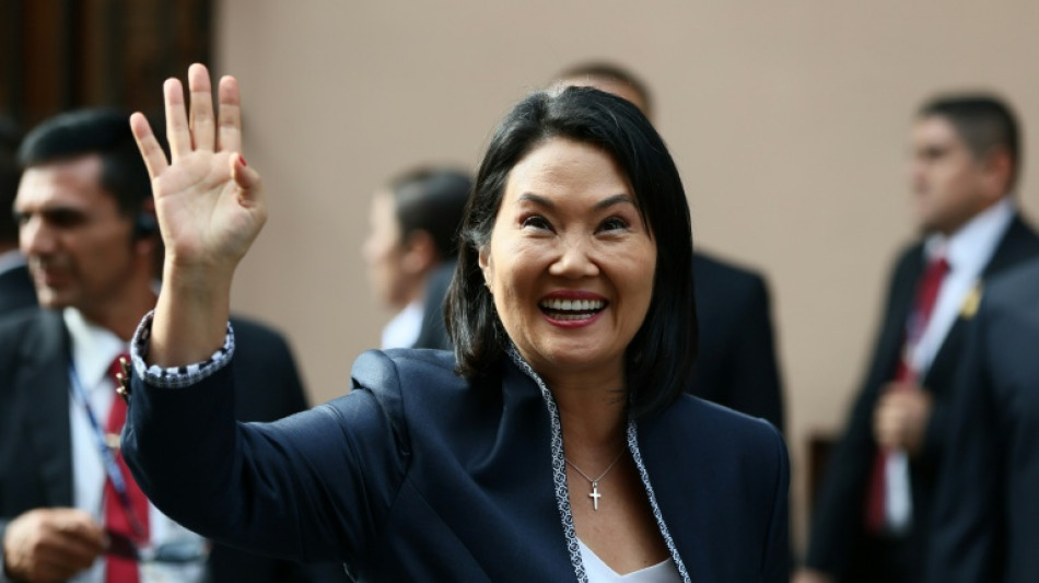  Keiko Fujimori assume o governo no Peru 