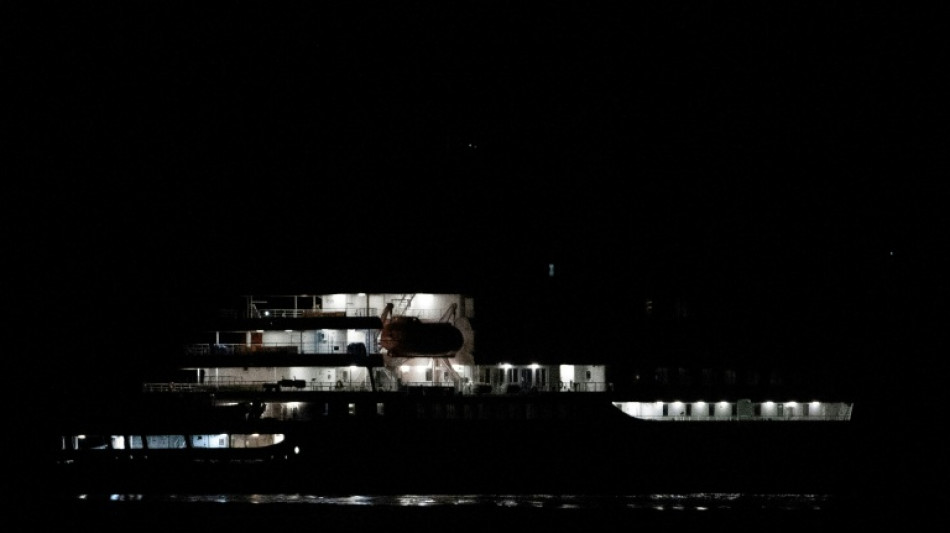  Von Hanta-Ausbruch betroffenes Kreuzfahrtschiff "Hondius" vor Teneriffa eingetroffen 