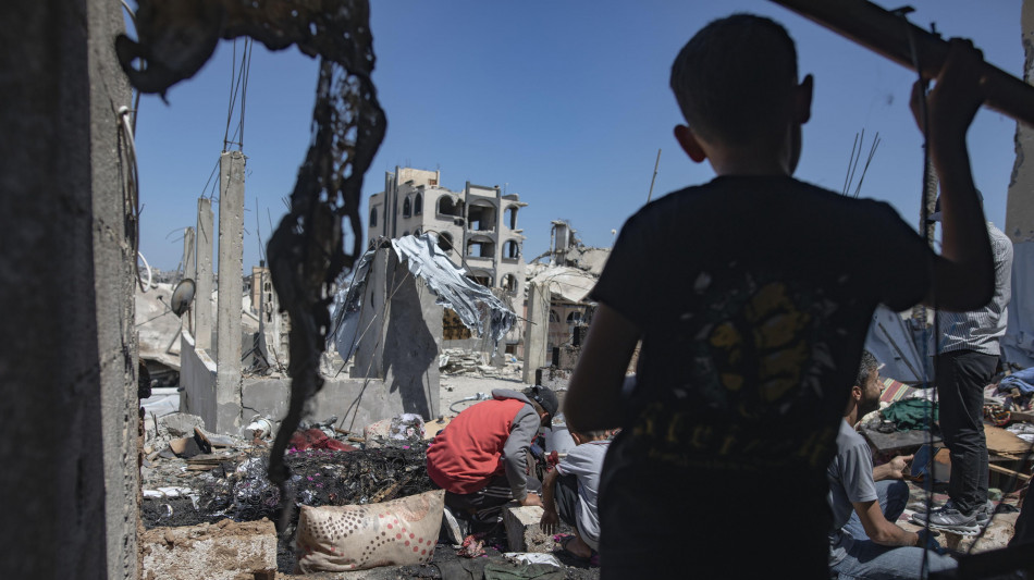  Wafa, almeno 4 morti in raid israeliani su un condominio a Gaza 