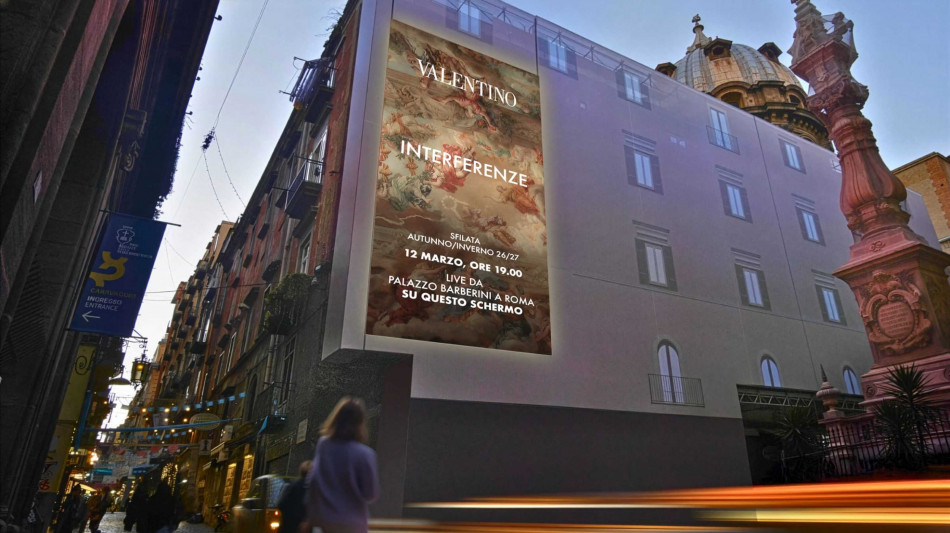  Urban Vision Group trasmette sui suoi schermi Valentino Interferenze 