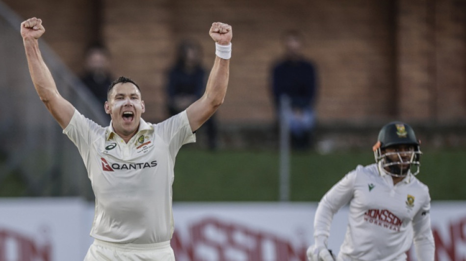  Boland sets pace as South Africa struggle
 