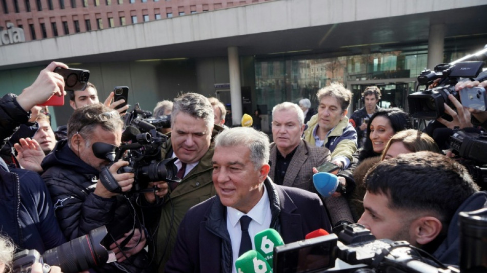  Laporta dimite como presidente del FC Barcelona para presentarse a las elecciones 