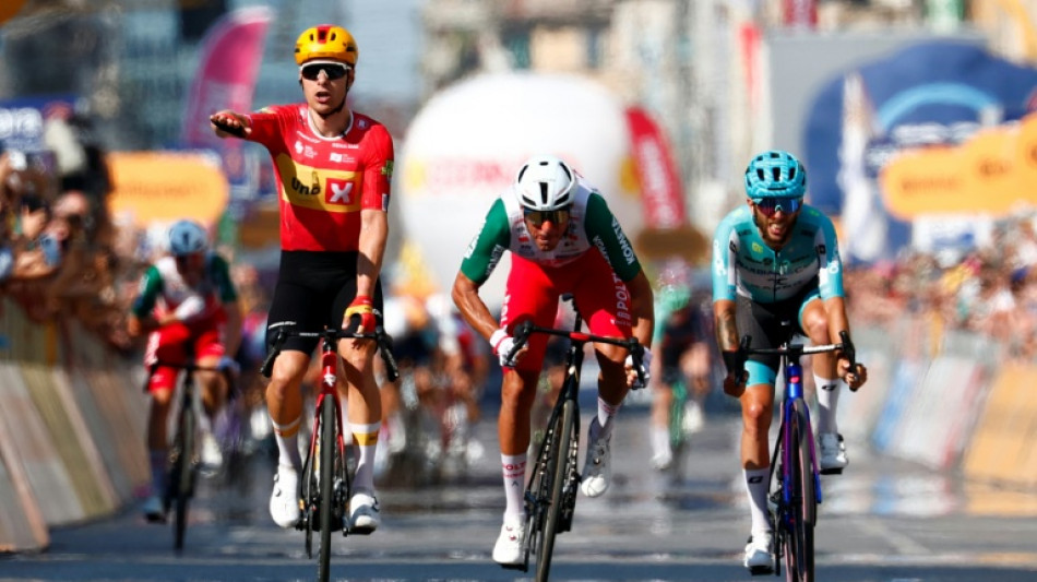  Tour d'Italie: Dversnes fait triompher l'&eacute;chapp&eacute;e, les sprinteurs crient au scandale 