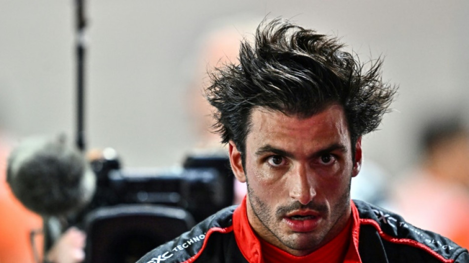 Sainz (Ferrari) conquista pole position do GP de Singapura; Verstappen larga em 11&ordm;