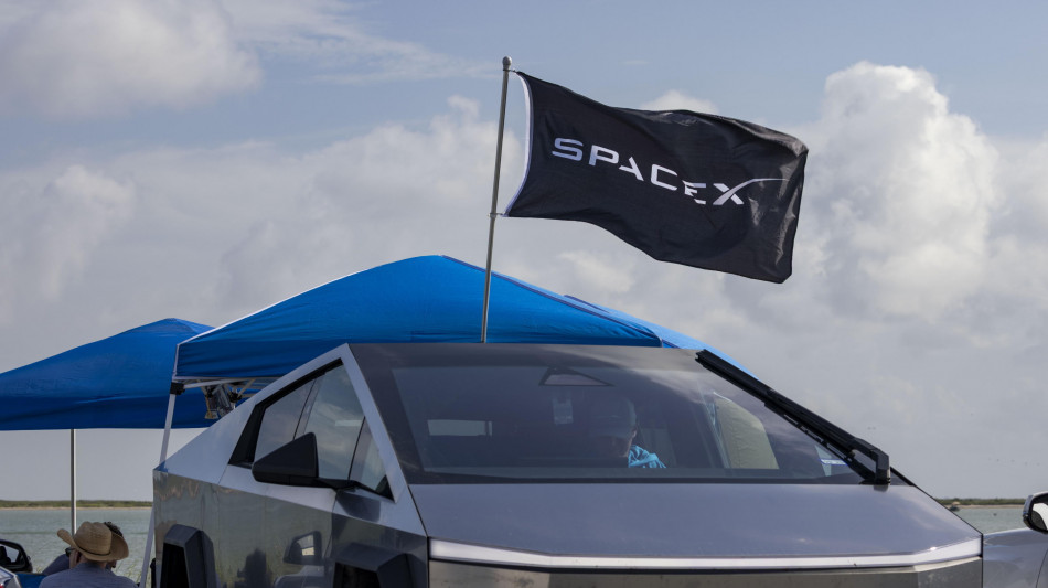  Musk fonde xAI in SpaceX per data center nello spazio 