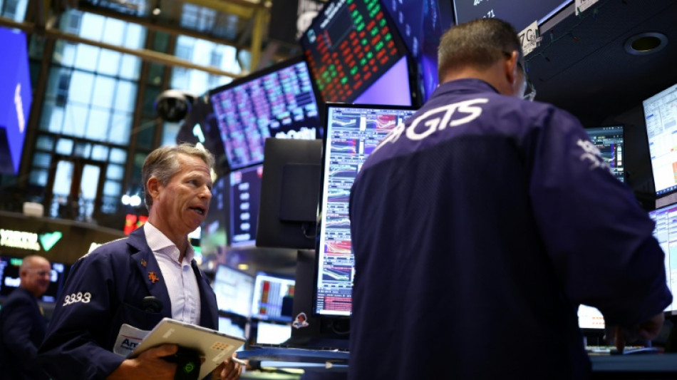  Wall Street pi&eacute;tine, tiraill&eacute;e entre craintes sur la tech et r&eacute;sultats 