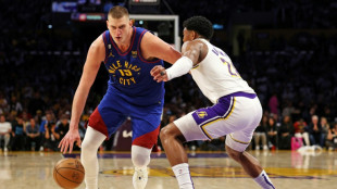 NBA: Denver encore trop fort pour les Lakers, au bord du pr&eacute;cipice