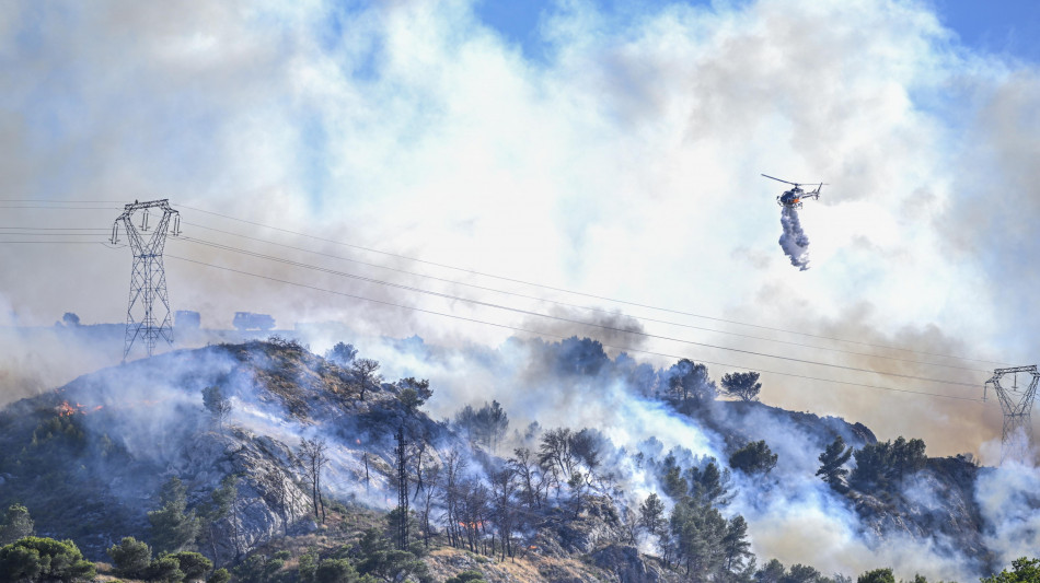 Prefetto Marsiglia, 'le fiamme si attenuano, nessuna vittima'