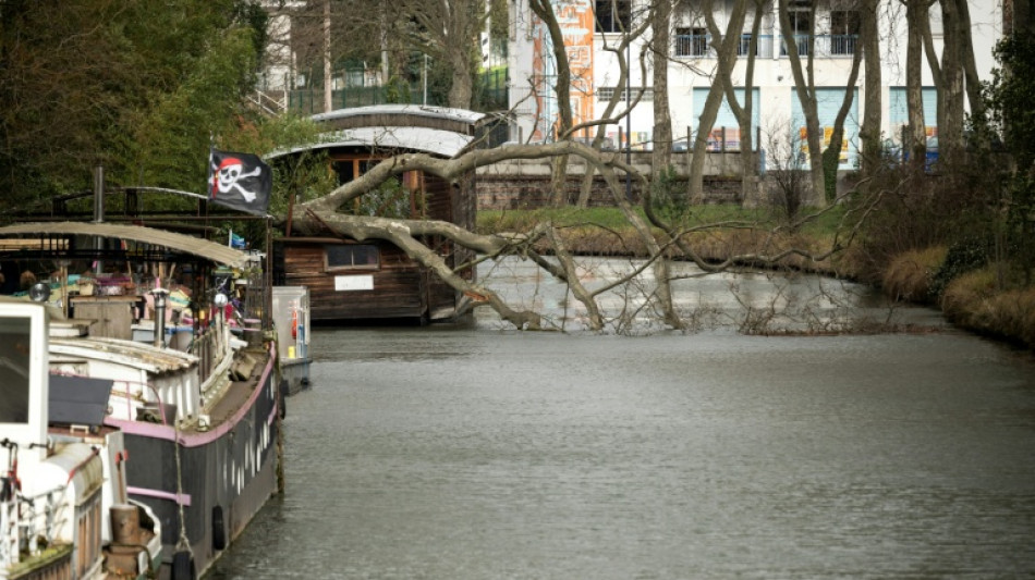  Una tormenta deja un muerto y unos 900.000 hogares sin electricidad en Francia 