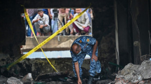 El balance del accidente de avión sobre una escuela de Bangladés sube a 27 muertos