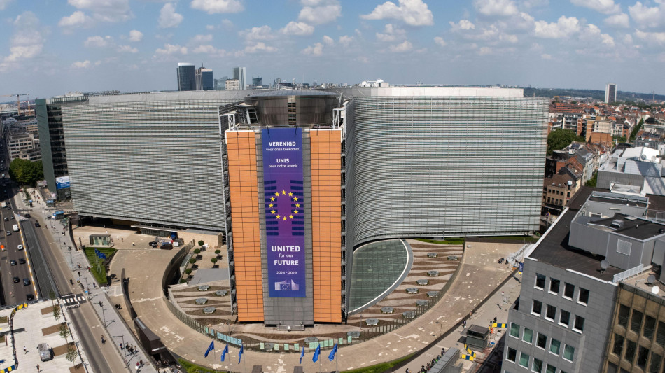 La nuova strategia Ue sui rimpatri, 'lavorare su centri ad hoc e riammissioni'