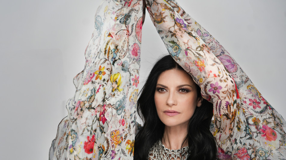  Laura Pausini, nuovo singolo 'Quando chove' con l'artista brasiliana Sandy 