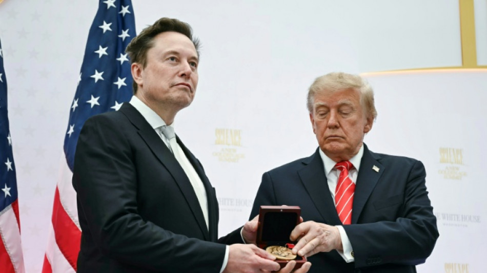  Trump llama Musk un "tesoro nacional" tras condecorarlo con galard&oacute;n cient&iacute;fico de EEUU 