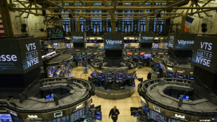 Wall Street en ordre dispers&eacute;, plut&ocirc;t s&eacute;duite par de bons indicateurs