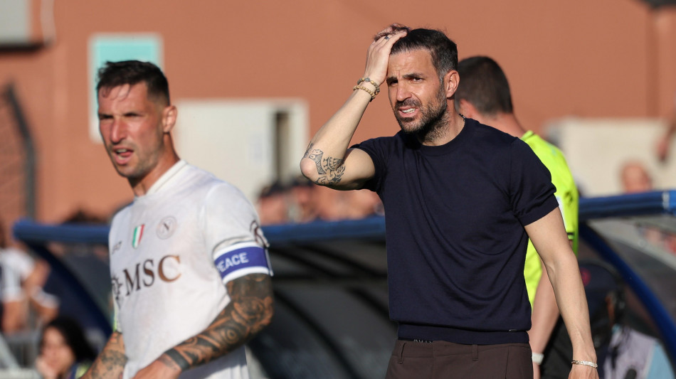  Calcio: Fabregas, un po' arrabbiato per non aver vinto contro Napoli 