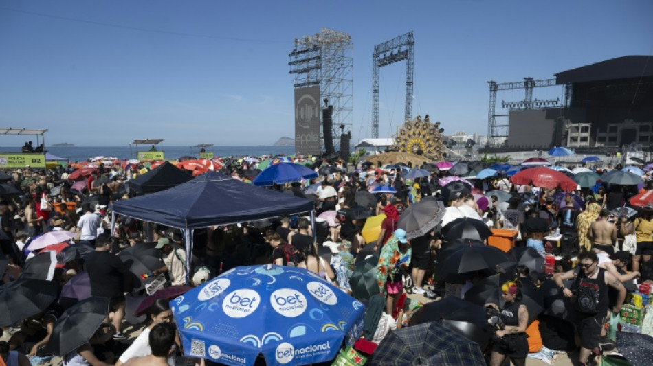 Huge crowds head to Copacabana for free Lady Gaga concert
