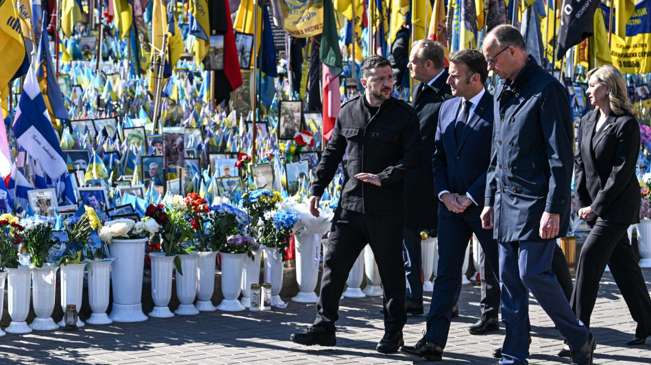 Zelensky, 'al lavoro per garanzie di sicurezza affidabili'