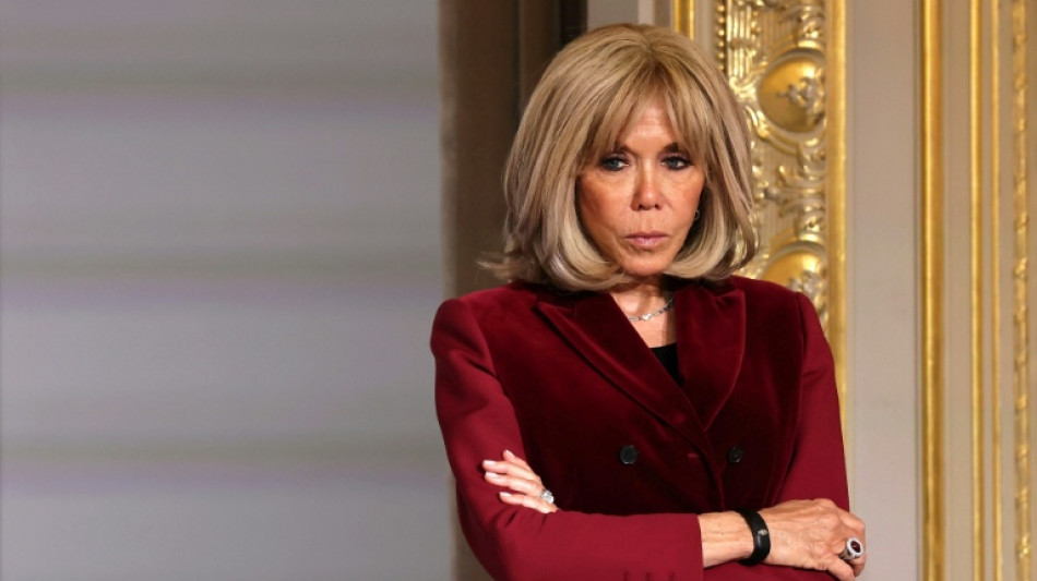  Brigitte Macron diz que lamenta se feriu 'mulheres v&iacute;timas' com coment&aacute;rios sobre feministas 