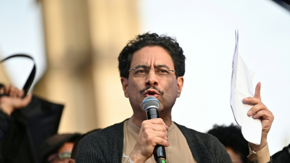  Favorito &agrave;s presidenciais da Col&ocirc;mbia sofre rev&eacute;s nas prim&aacute;rias 