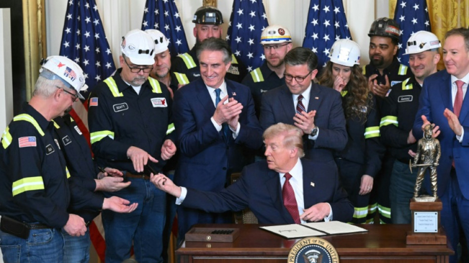  Trump ordena al Pent&aacute;gono comprar electricidad a plantas de carb&oacute;n 