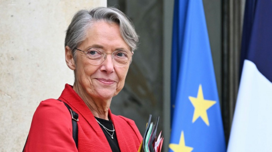 Borne annonce une indemnit&eacute; carburant de 100 euros pour les 10 millions de travailleurs les plus modestes