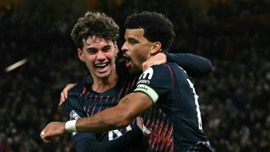  10-man Tottenham ramp up pressure on Man Utd boss Carrick 