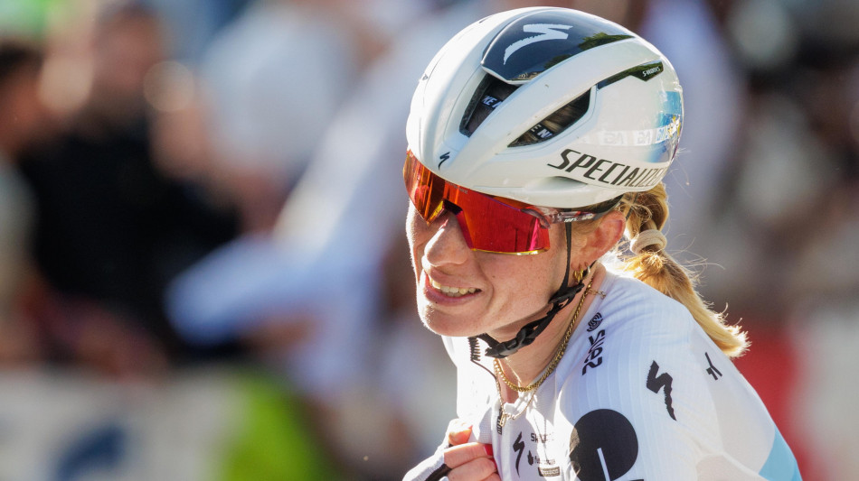  Vollering ribalta tutto e vince il Giro Women, ultima tappa a Longo Borghini 