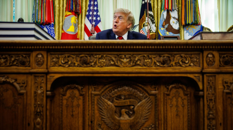  Axios, Trump 'sorpreso' dal pianto degli iraniani ai funerali di Khamenei 