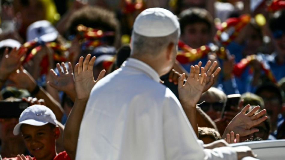 Vaticano recebe primeira grande peregrinação LGBT+ oficial durante o Jubileu