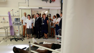 Chikungunya &agrave; La R&eacute;union: Manuel Valls encourage la vaccination de ceux qui le peuvent