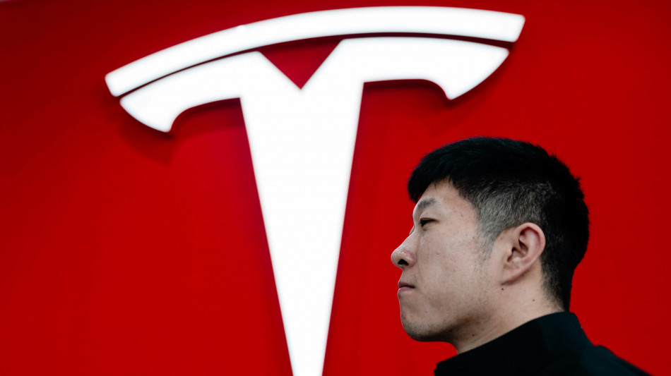  Wsj, Tesla valuta vendita attivit&agrave; cinesi per possibile fusione con SpaceX 