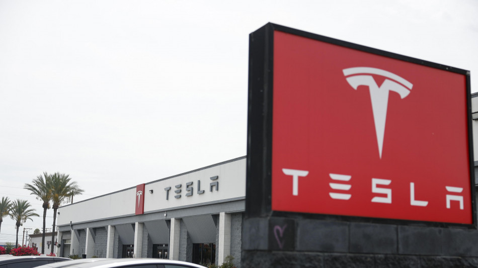 Tesla sale a Wall Streer, Musk ha comprato azioni per 1 miliardo