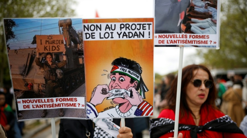 Antis&eacute;mitisme: retrait de la proposition Yadan, le gouvernement prend le relais avec un projet de loi