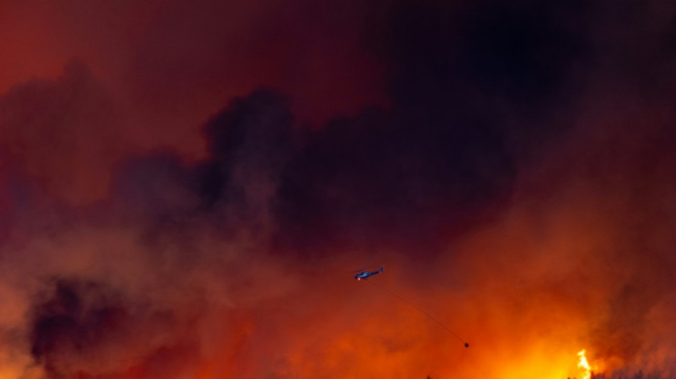 Incendies g&eacute;ants au Canada: une ville &eacute;vacu&eacute;e, &eacute;tat d'urgence dans une province