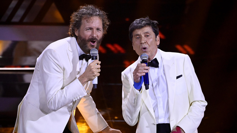  Gianni Morandi ospite di Jovanotti stasera a Montesilvano 